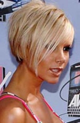 Victoria_Beckham_Short_Hairstyle_700.jpg