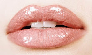 draft_lens17705893module148656723photo_1299202895Buxom_Buxom_lips-Lip_Poli.jpeg