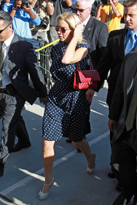 LindsayLohanLindsayLohanGoesCourt5q_grSTFxCOol.jpg