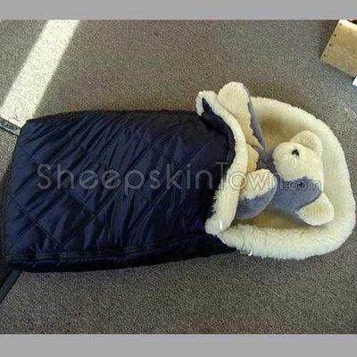 Baby_Sheepskin_Stroller_Snuggle_3422.jpg