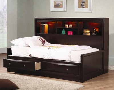 Day_Bed_Coaster_Hillory_Collection.jpg