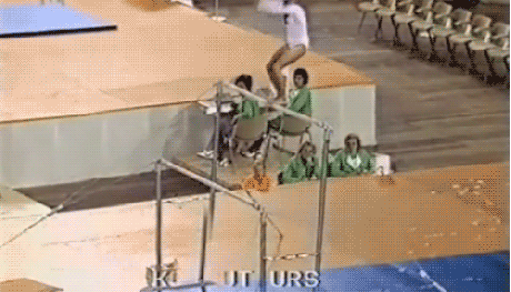 Akrobat-over-9000-Gifki-Petlya-Korbut-1038487.gif