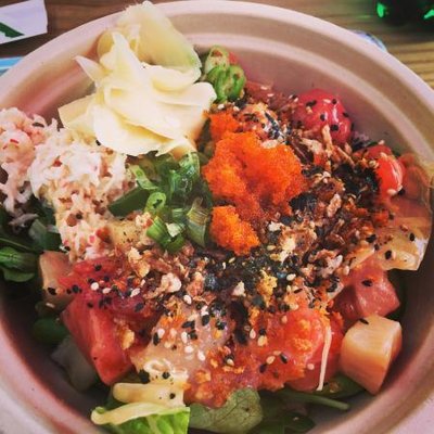 3-fish-poke-bowl-with.jpg