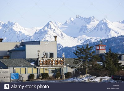 usa-alaska-kachemak-bay-homer-spit-lands-end-hotel-kachemak-mountains-H45K59.jpg