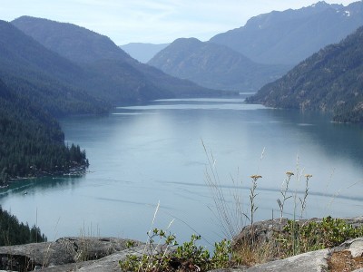 1200px-Stehekin_Chelan (1).jpg